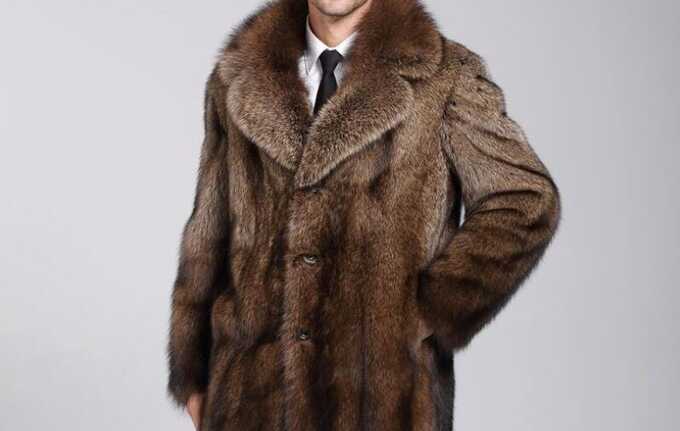 «Ходил на работу в норковой шубе, подчеркивая высокий статус»