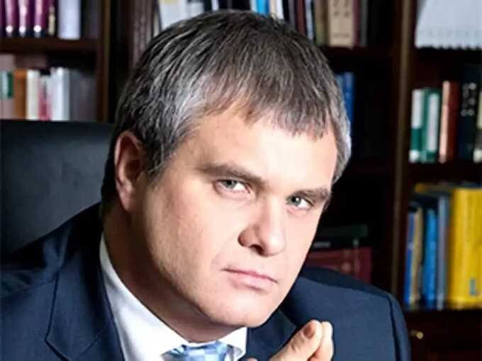 Налоговая приостановила операции по счетам «Русского академического фонда» племянника президента Романа Путина