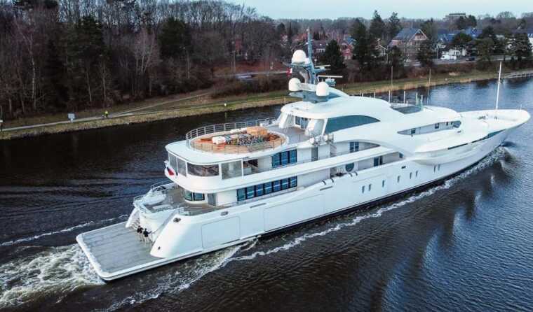 Кубышка на миллиард. Откуда у Путина взялись деньги на яхту Graceful