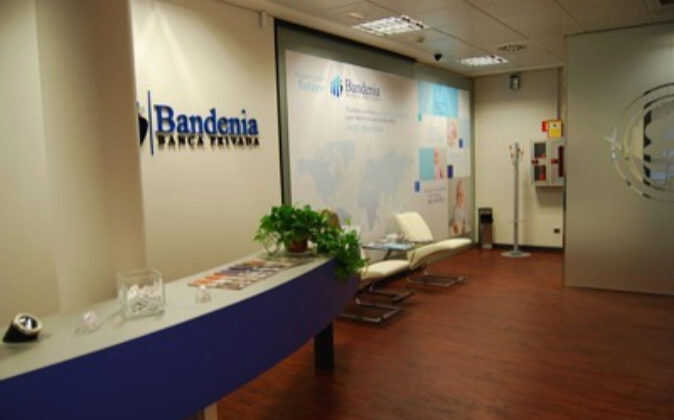 Схема Bandenia. Как в Великобритании появился фиктивный банк по испанскому образцу