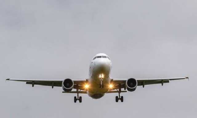 Sukhoi Superjet 100 совершил экстренную посадку в самарском аэропорту “Курумоч”