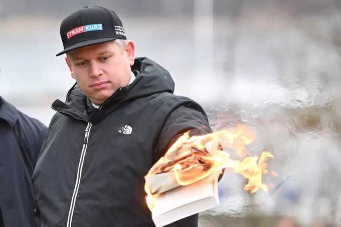 Госдума осудила сожжение Корана в Стокгольме