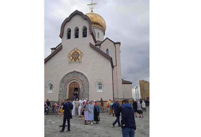 В Калининграде на полицейского во время службы упала конструкция