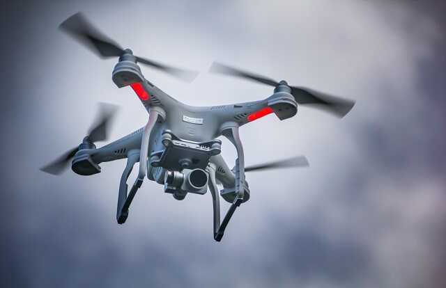 На территорию НПЗ «Газпромнефти» в Москве неизвестные запустили дрон с камерой