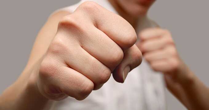 Около 50 подростков устроили массовую стрелку возле школы в Махачкале