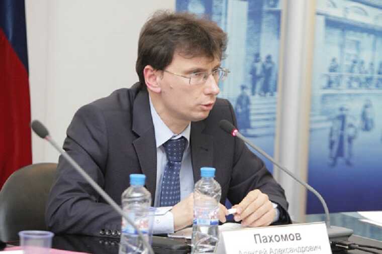 Министр образования Оренбуржья призвал не поднимать зарплаты учителям из-за «длинного рубля»