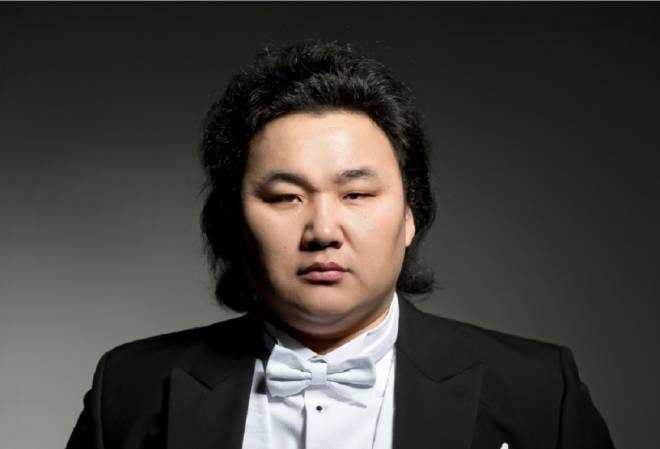 Монгольского певца признали лучшим оперным баритоном мира