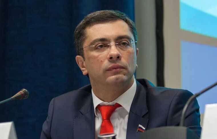 И швец, и жнец и в ММА боец: "прогульщик" Гутенев выбирает борьбу?