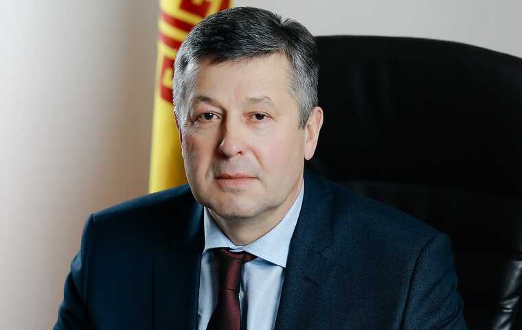 Экс-министра транспорта российского региона задержали в его доме