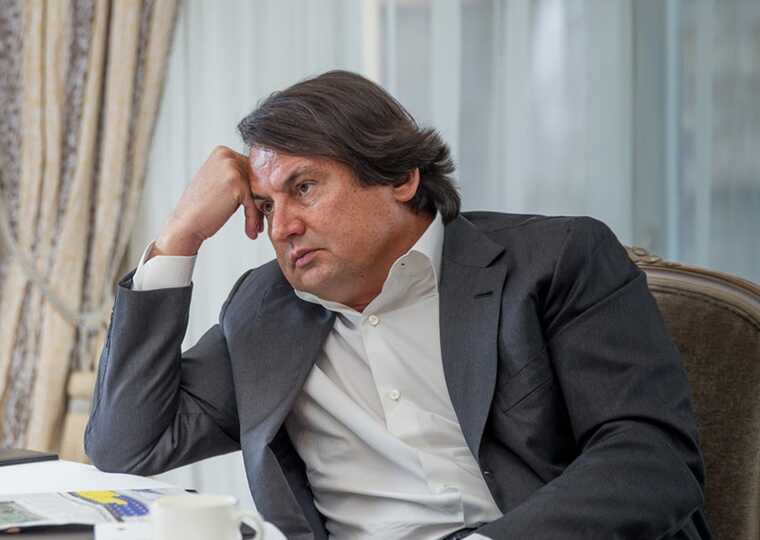 Тарико разбивают по всем "стандартам"