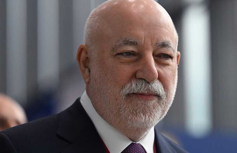 Виктор Вексельберг встал в вираж над Омском