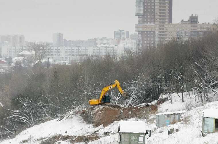 В овраге стало негладко