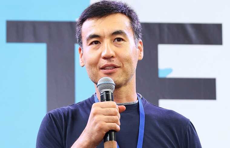 Галимжан Есенов: мошенник пытается вернуть свое былое влияние и зачищает интернет