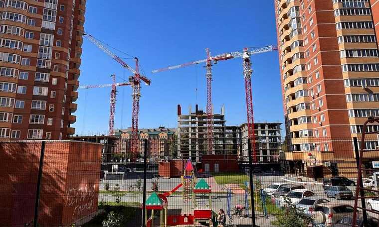 И там, и тут безнаказанно продлевают