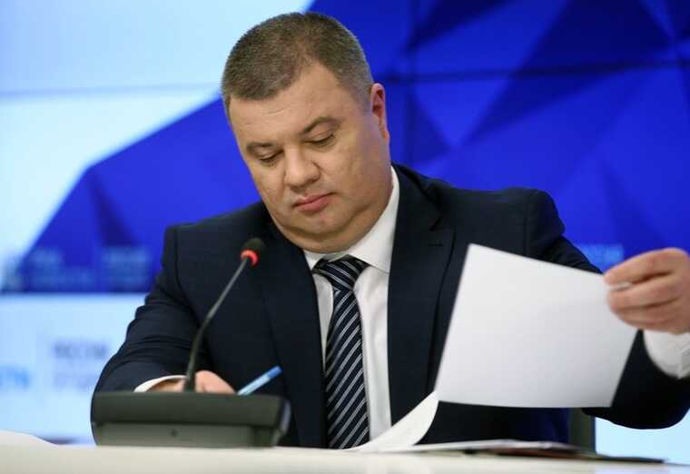 Внедорожник взорвался на Коровинском шоссе: водитель госпитализирован, два авто повреждены