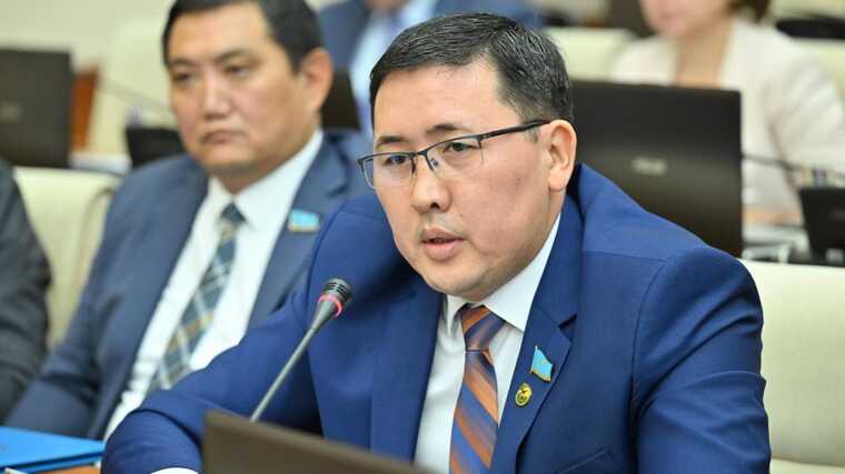 Что делает партия «Ауыл», пока Казахстан топит талыми водами?