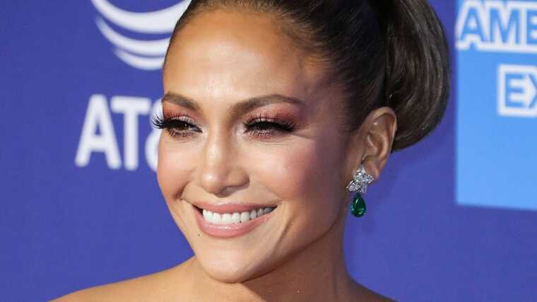 Дженнифер Лопес празднует долгожданную продажу элитного пентхауса за 25 миллионов долларов