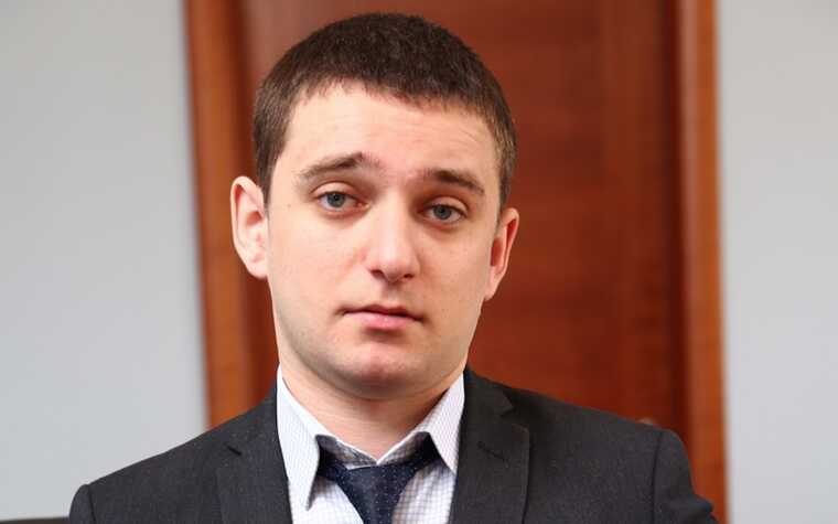 Как настоящий Зайцев от журналистов: чего боится чиновник РКН?