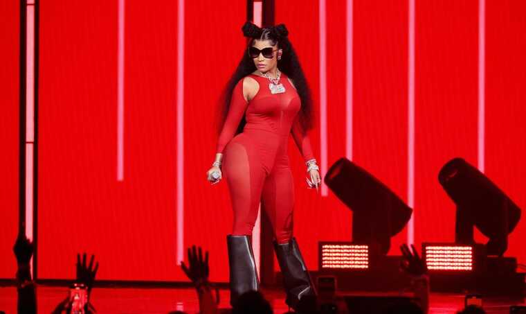 Ники Минаж задержали в аэропорту Амстердама из-за наркотиков