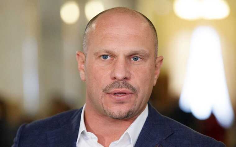 В момент покушения Кива был вооружен, но не успел воспользоваться пистолетом