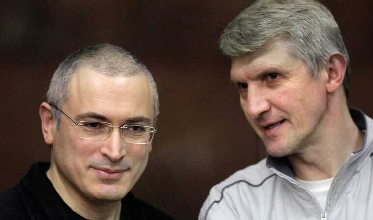 Российский суд изъял 1,4 миллиарда рублей со счетов Ходорковского и Лебедева