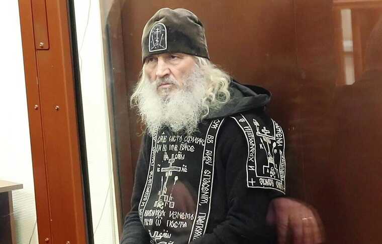 Бывший схиегумен, захвативший монастырь, попросил о помиловании