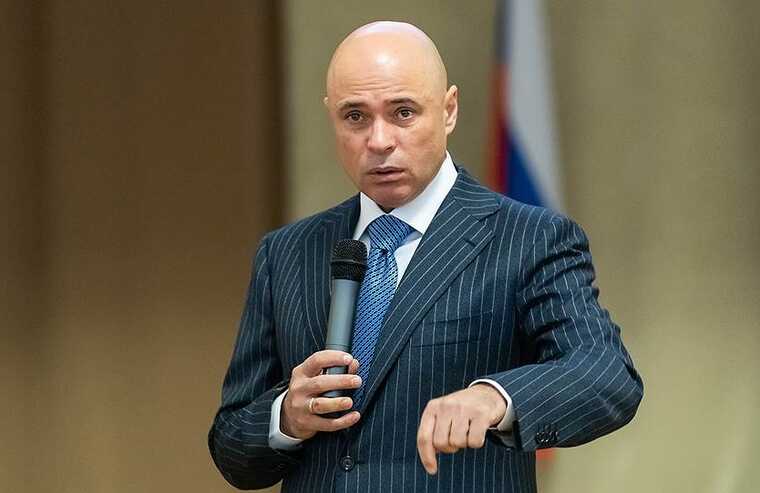 Тройка Артамонова "мчится" в Совет Федерации