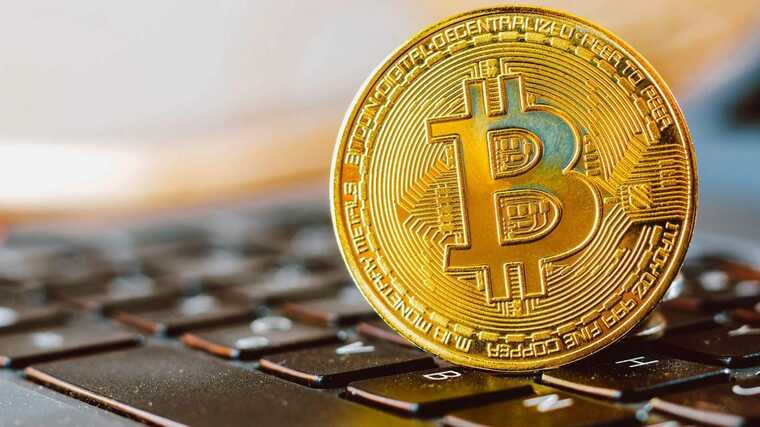 Биткойн рухнул ниже 88 000 долларов после исторического рекорда