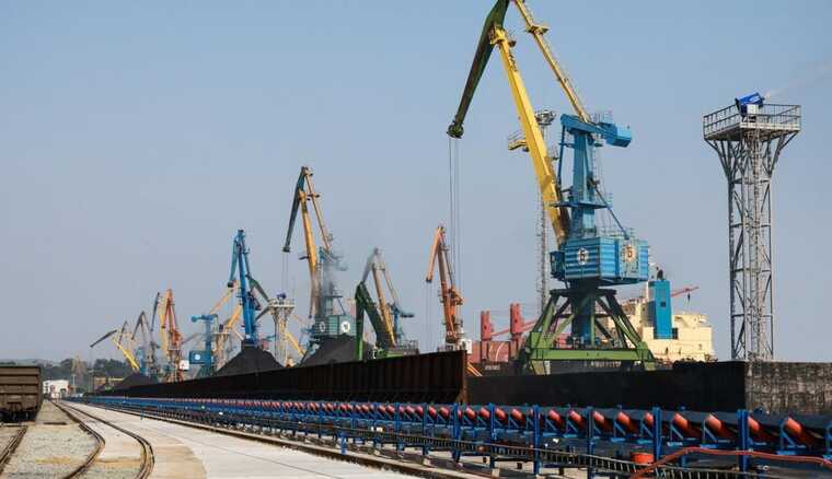 Береговая охрана США предупреждает о рисках китайских портовых кранов