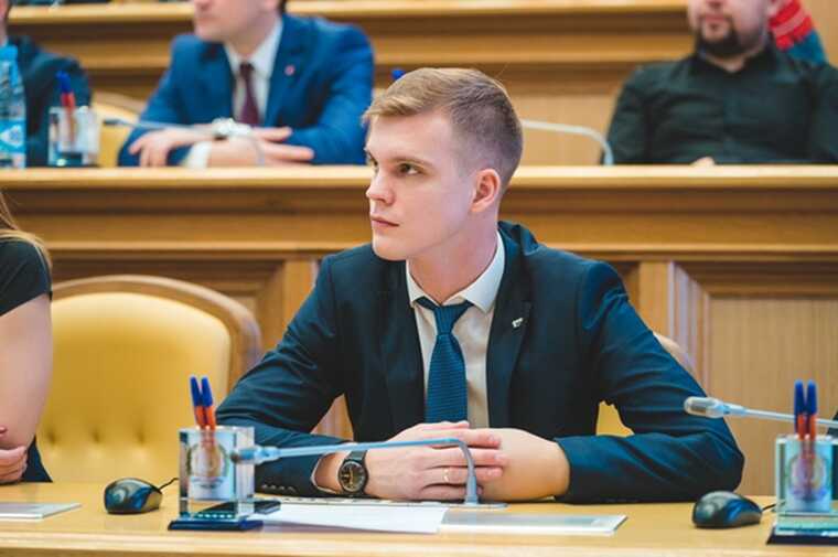 Экс-помощнику губернатора ХМАО Михаилу Слинкину грозит пять лет условно за мошенничество