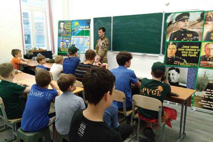 Инструктор по военной подготовке в Архангельской области скрывал судимости