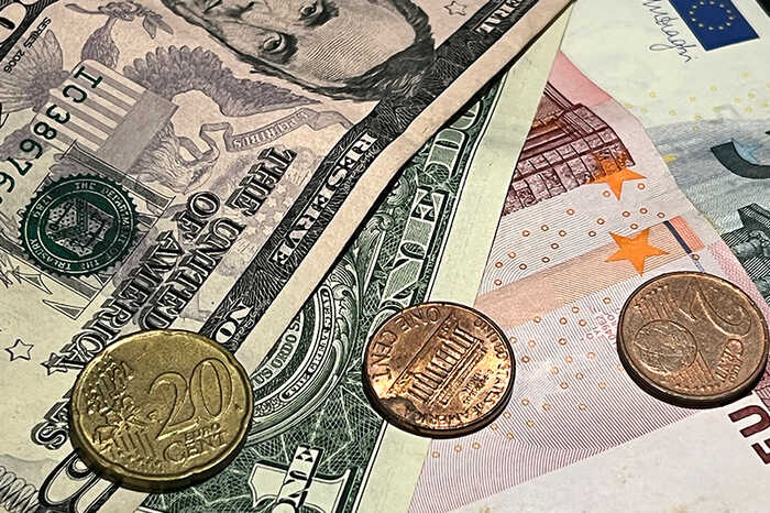 Мировые рынки рушатся на фоне пошлин США: рекордное падение с 1987 года