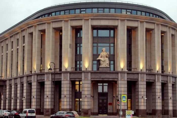 Суд в Петербурге постановил забрать 55% акций ПНТ, оголив приватизационные скандалы