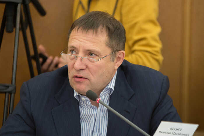 В баре Екатеринбурга посетителям вручали брошюры с агитацией на военную службу