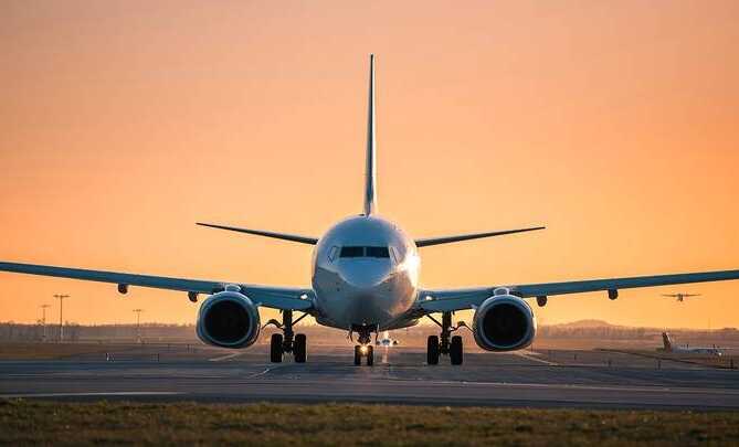 Пассажиры рейса Дубай — Москва обезвредили дебошира