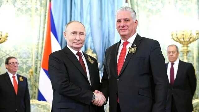 Россия инвестирует миллиард долларов  в Кубу после визита её президента в Москву