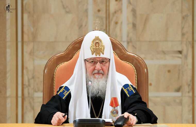 Умные часы Apple появились на руке Патриарха Кирилла