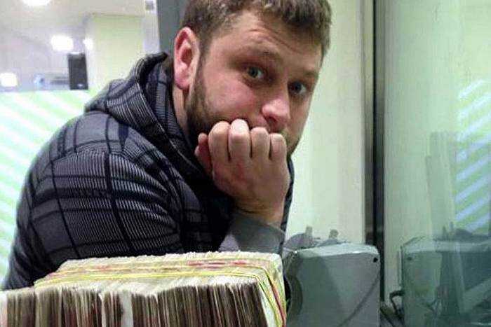 Роман Селезнев, осужденный в США, основал в России стартап для международной "муравьиной" доставки