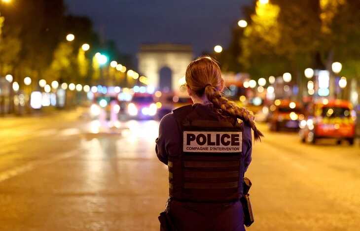 Фанаты ПСЖ устроили столкновения с полицией в Париже