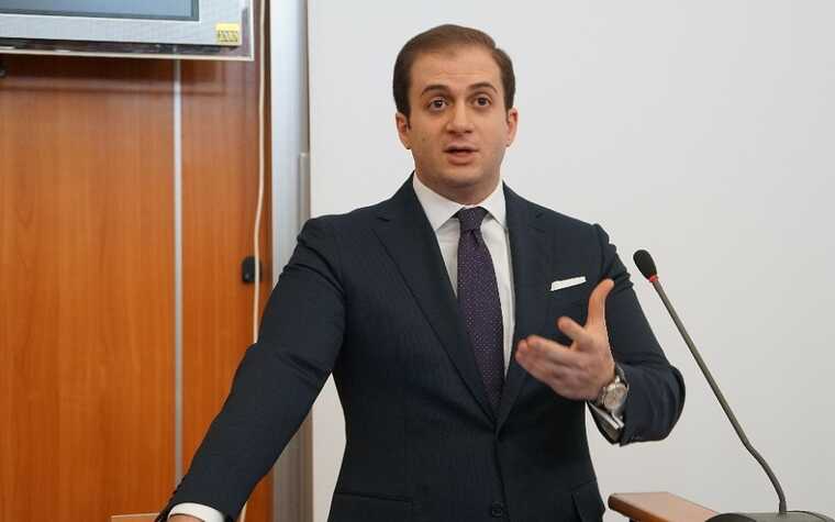 Генри Сардарян превращает факультет МГИМО в источник миллионных взяток и личного пиара