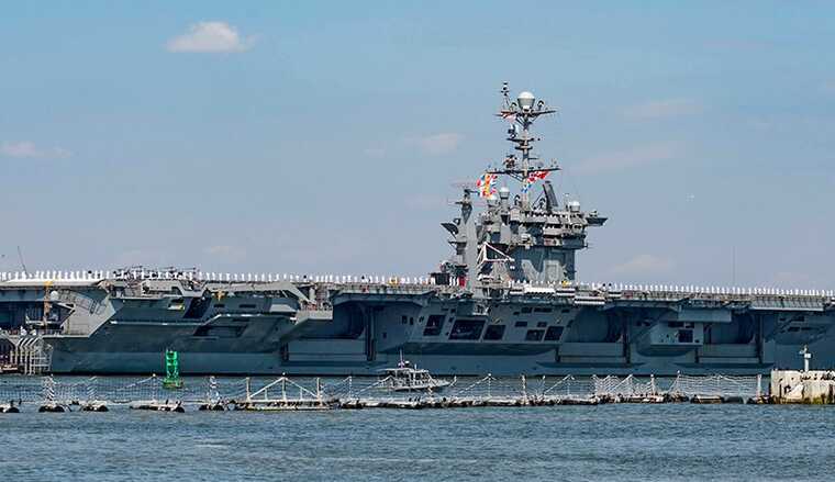 Авианосец США USS Gerald R. Ford впервые замечен у Мурманска