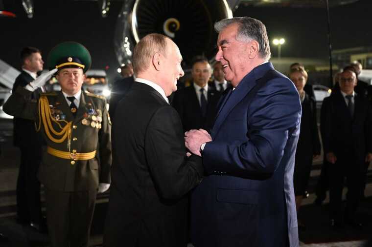 Президент России Владимир Путин прибыл в Душанбе с государственным визитом