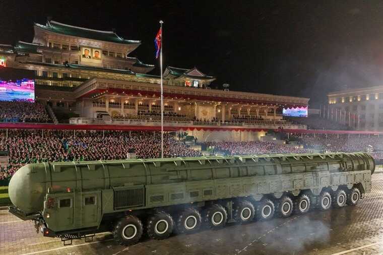 Северная Корея представила новую межконтинентальную ракету «Хвасон-20»