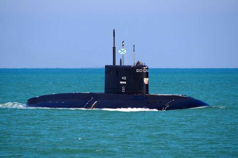 Подлодка «Новороссийск» движется в Кронштадт, на борту зафиксировано 10 технических сбоев