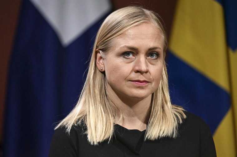 Глава МИД Финляндии получила штраф в Грузии