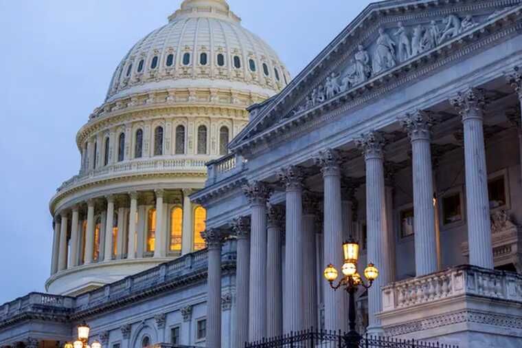 Члены Сената США обсуждают варианты усиления санкций против России