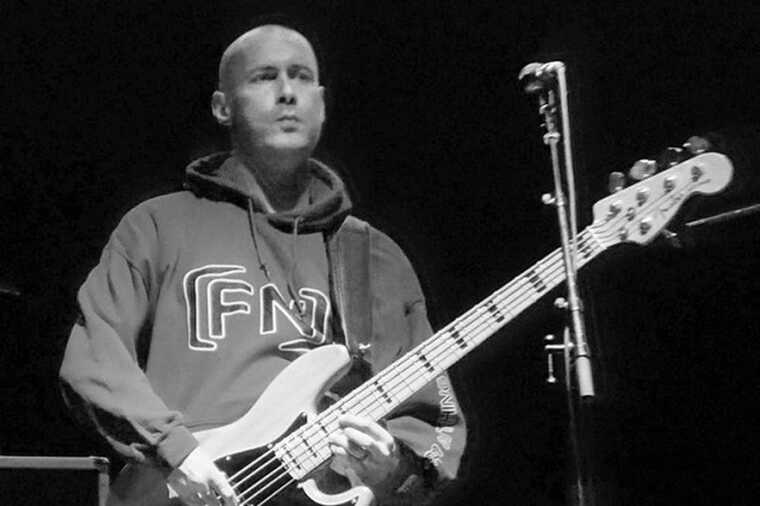 Скончался бас-гитарист группы Limp Bizkit Сэм Риверс