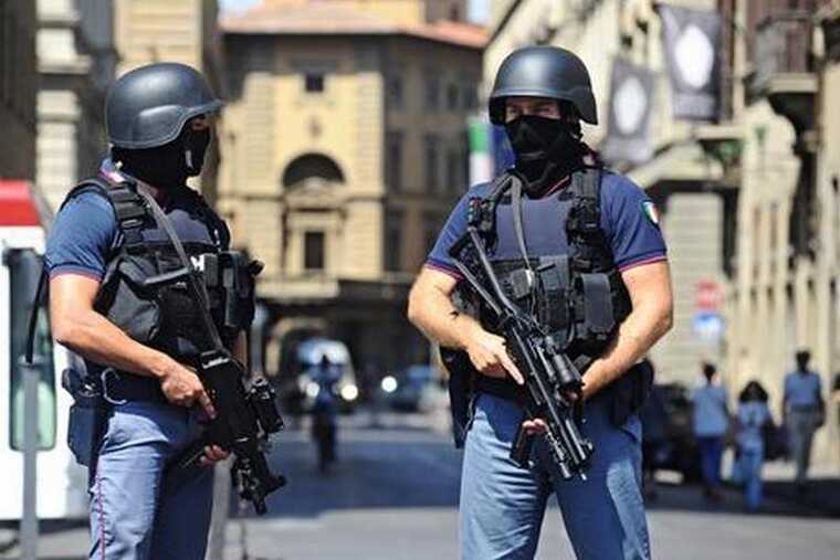 В Италии арестовали восемь человек за контрабанду сигарет и эксплуатацию рабочих