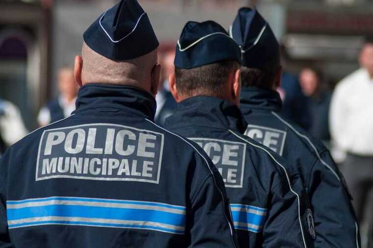 В парижском аэропорту арестован мужчина по подозрению в ограблении Лувра