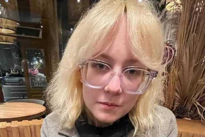 Певицу Наоко снова доставили в полицию после заседания суда в Петербурге